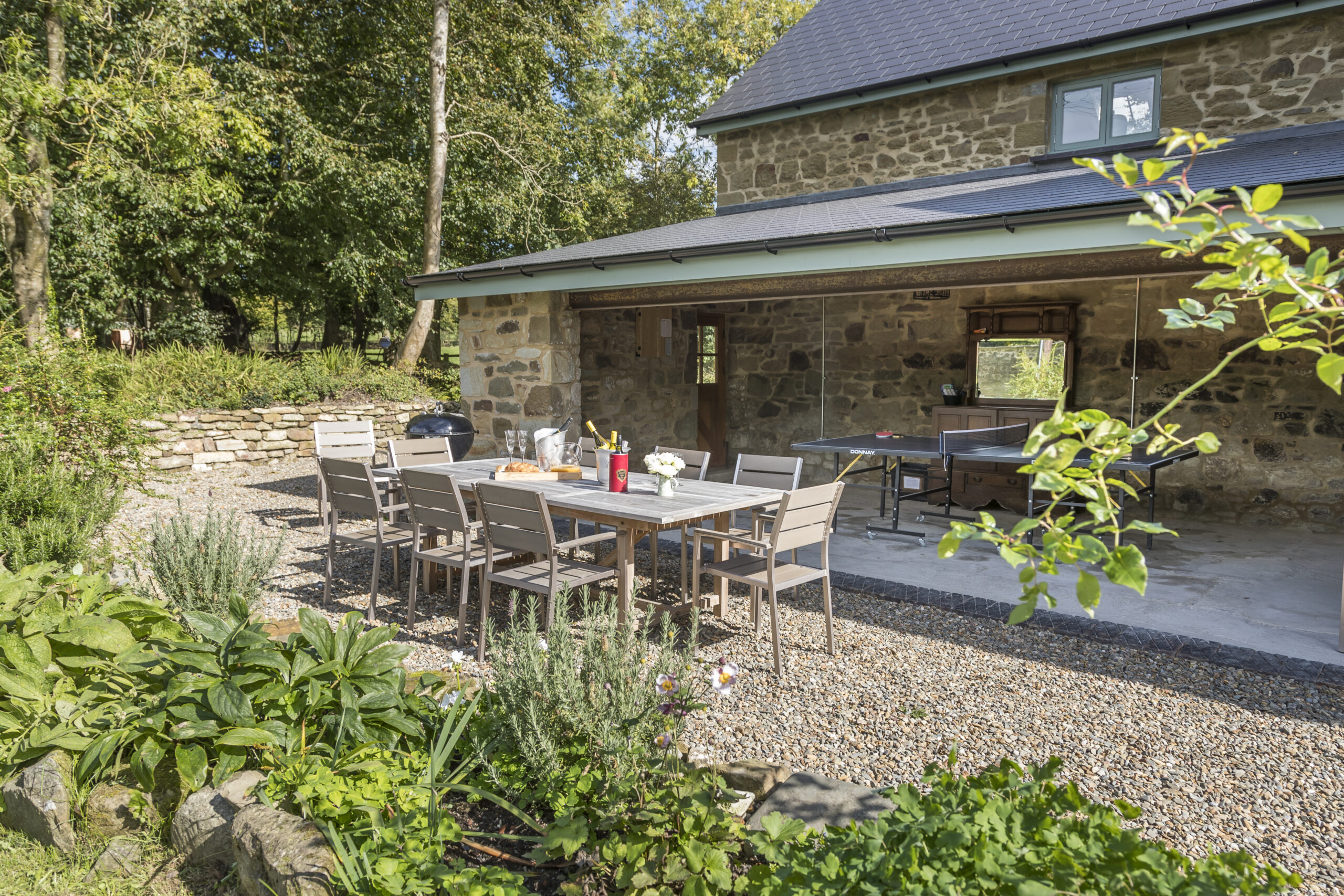 Glaneirw Coach House garden dining