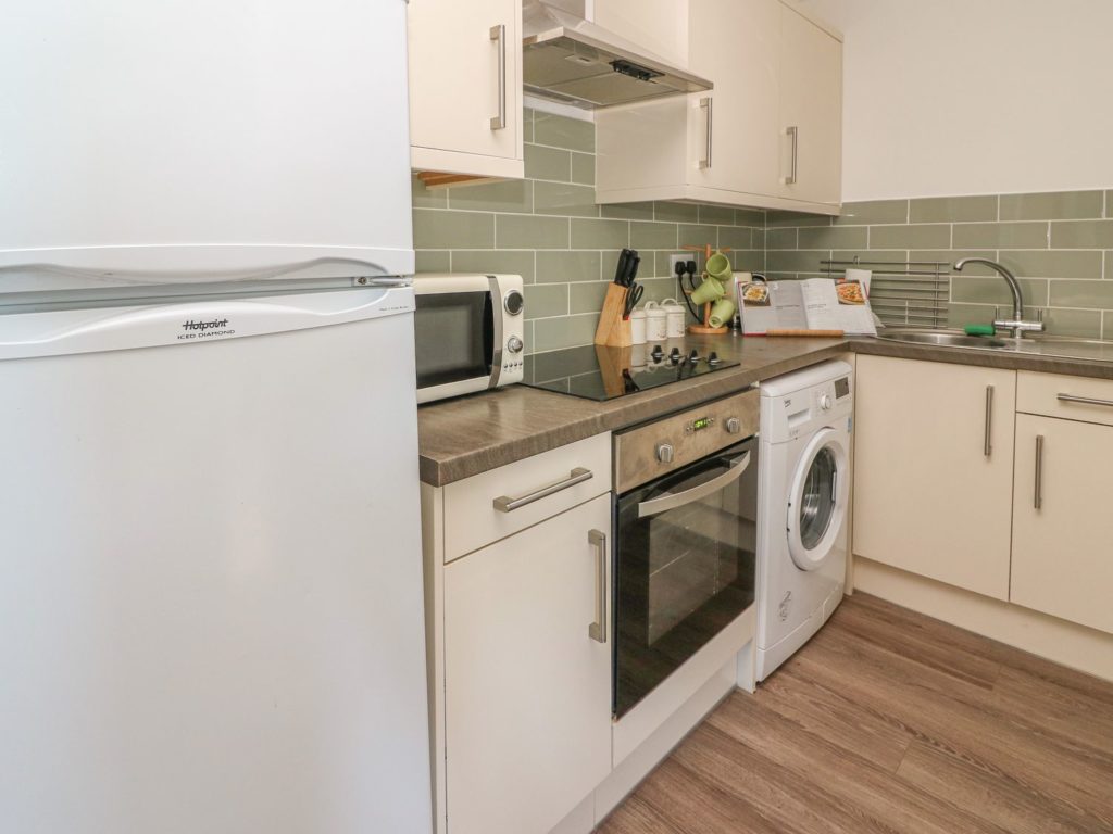 Aberporth Holiday Cottage kitchen