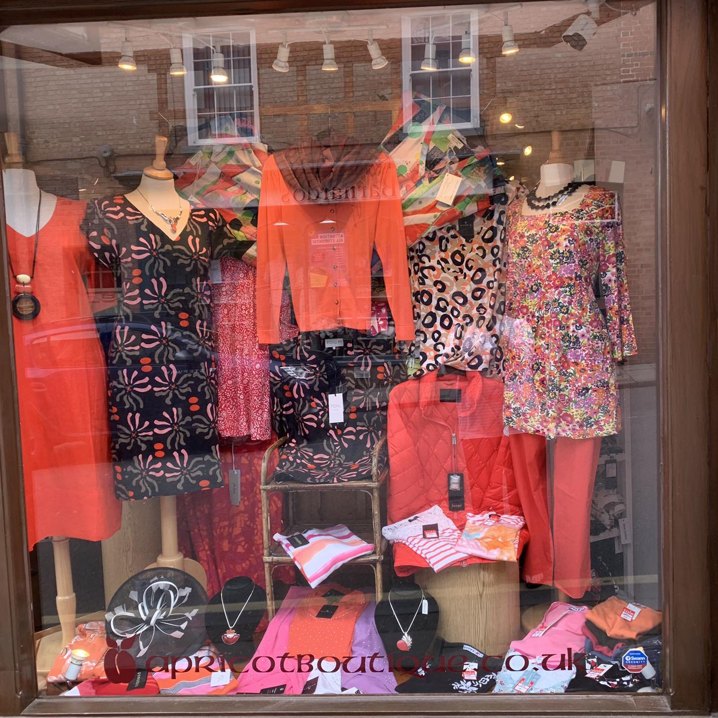Apricot Ladies Boutique