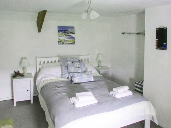 Aberporth. Self catering holiday cottages West Wales Fern Cottage Aberporth