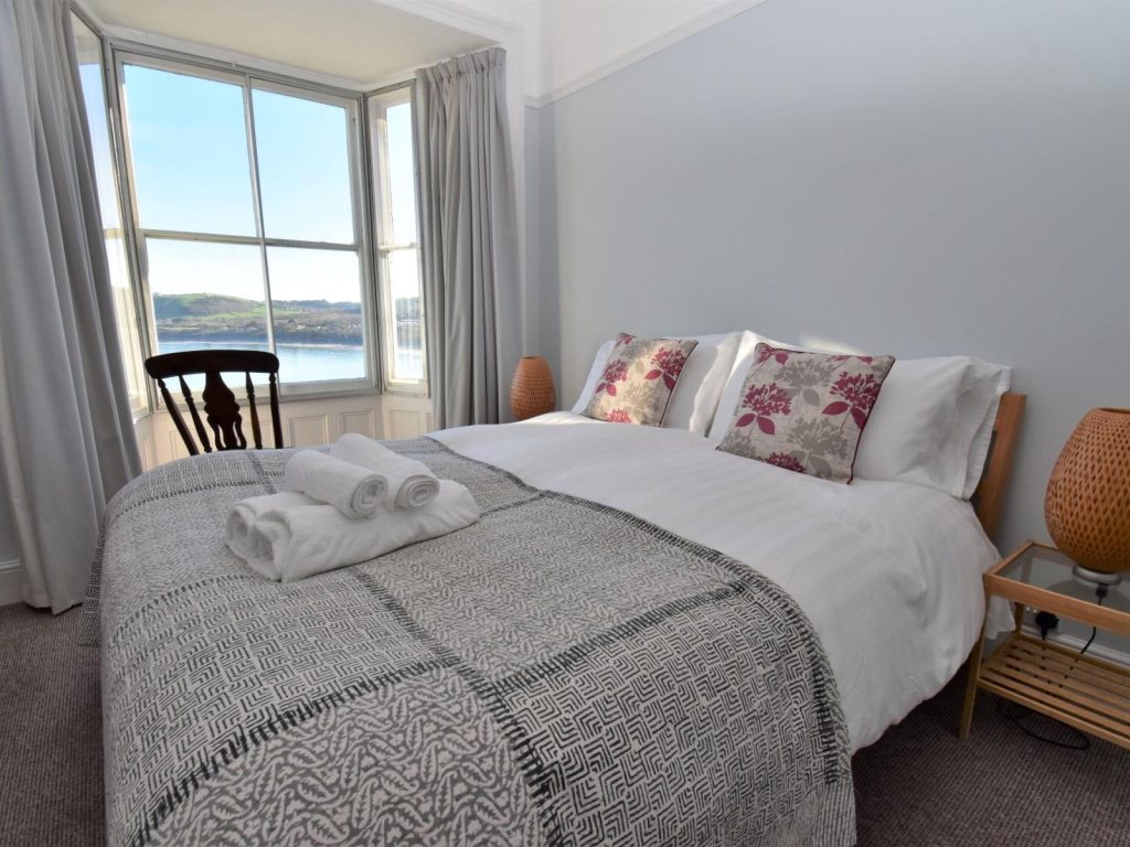 King sized ensuite bedroom King sized ensuite bedroom