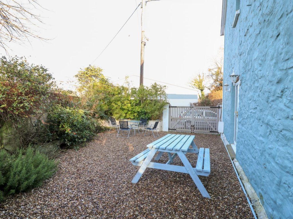 Courtyard House Outdoor Dining