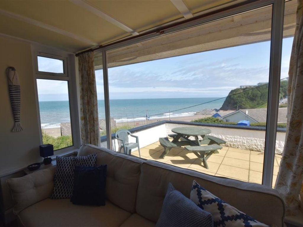 Tresaith Holiday Cottage Delyn Aur Patio