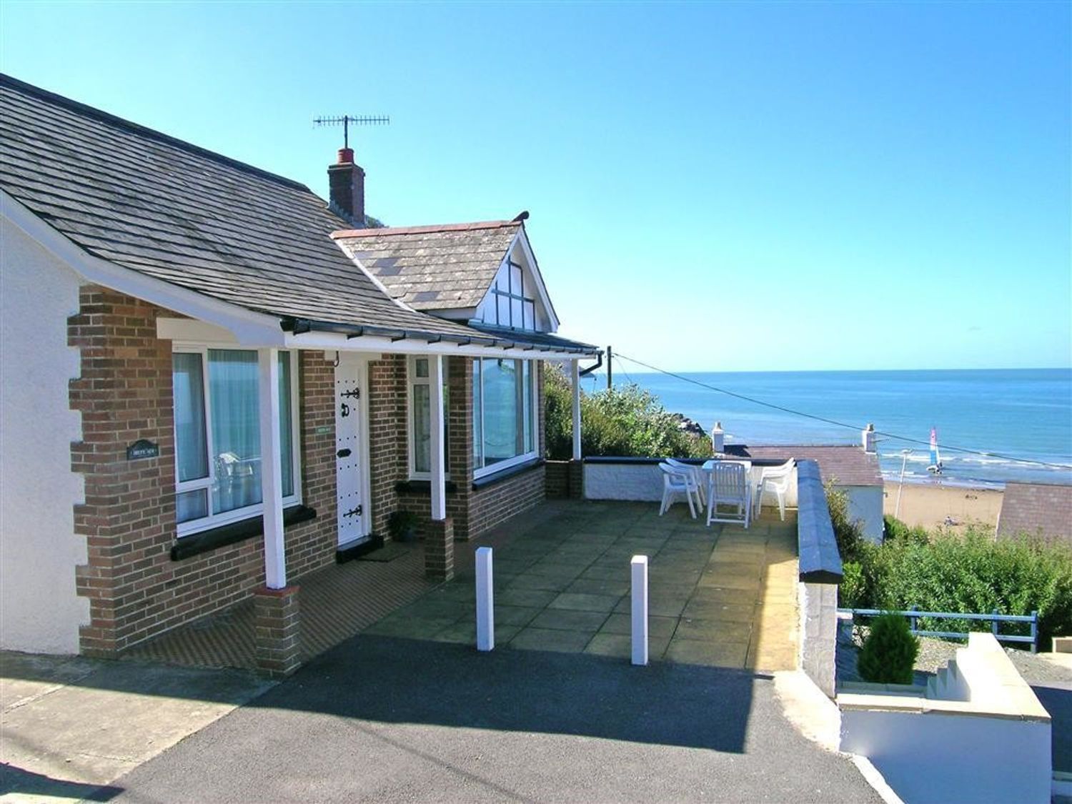 Tresaith Beach Holiday Bungalow