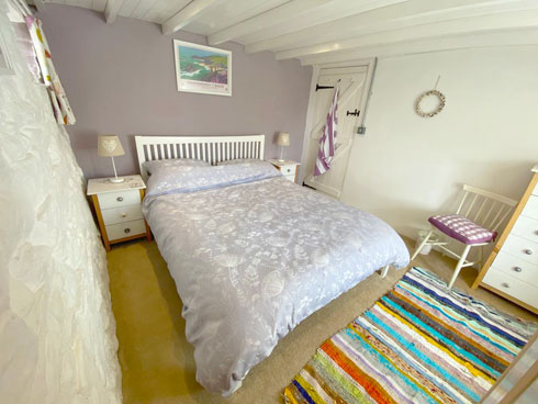 Downstairs bedroom Holiday Cottage Ysgubor Hen St Dogmaels