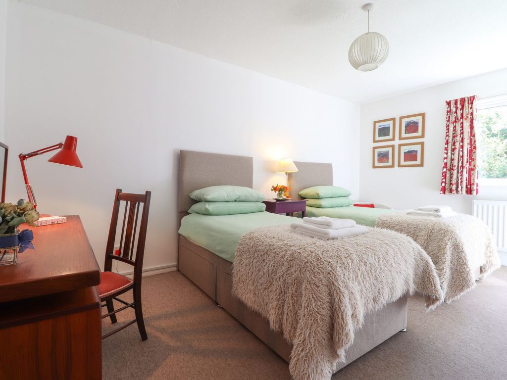 Twin bedroom in Newport Pembrokeshire Holiday Cottage