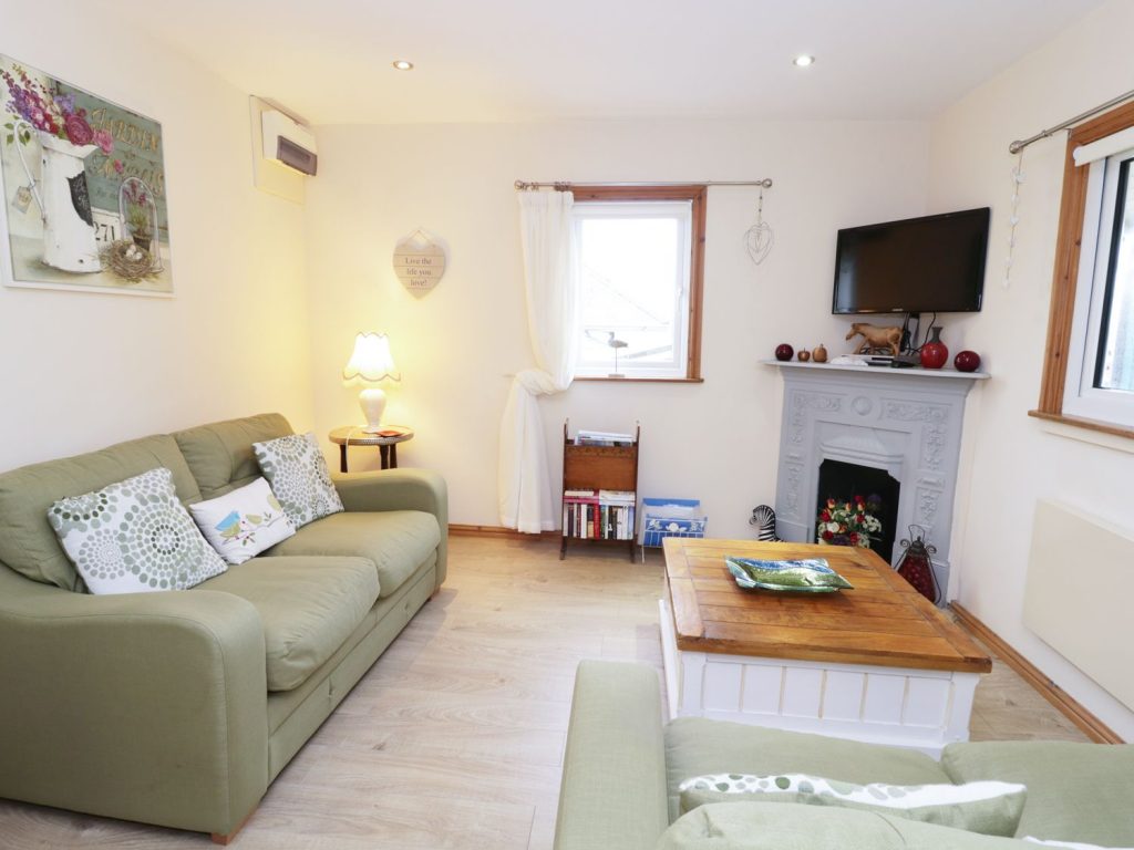 Self catering Aberystwyth open plan lounge