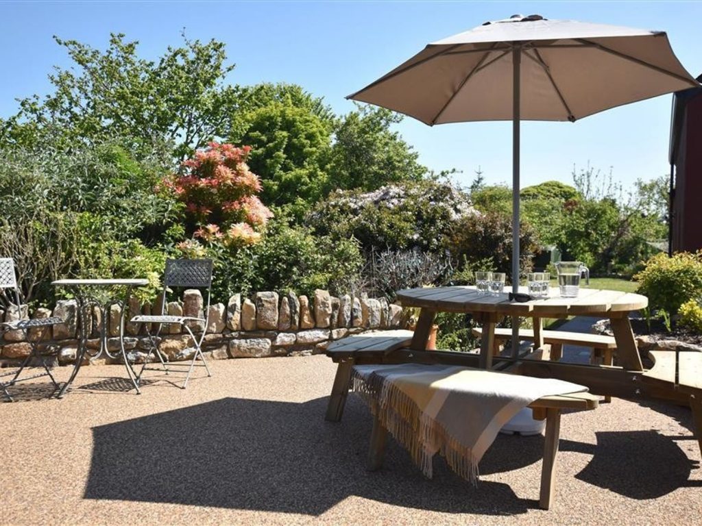 Patio and garden Newport holiday cottage